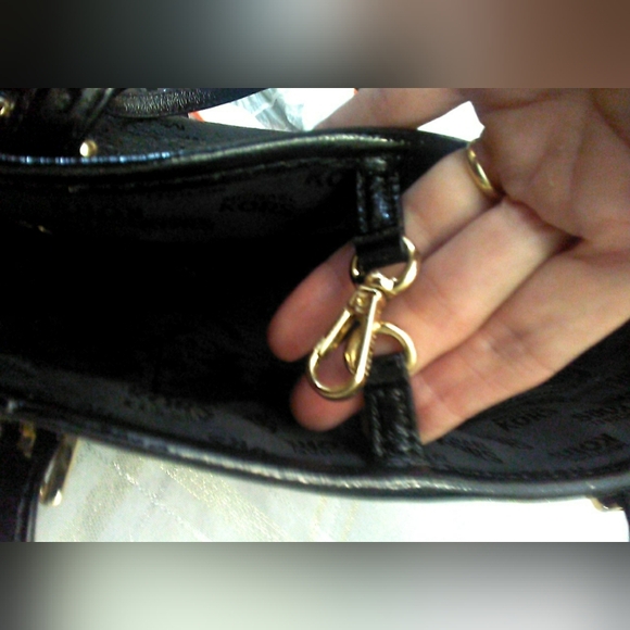 AMAZING MICHAEL KORS TOTE BAG MONOGRAM BLACK INTERIOR ADJ. STRAPS LARGE FAB COND - Picture 7 of 9